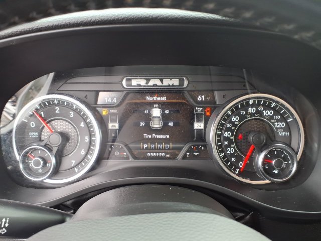 Used 2023 RAM 1500 Laramie AWD/4WD image 29