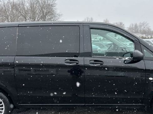 Used 2018 Mercedes-Benz Metris Passenger image 15