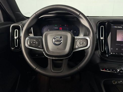 Used 2025 Volvo XC40 B5 Core image 13