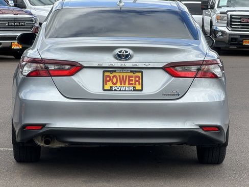 Used 2021 Toyota Camry LE FWD image 5