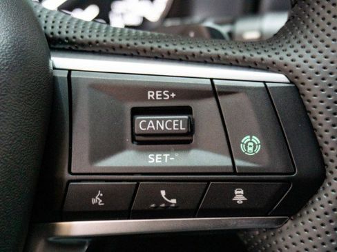 New 2025 Mitsubishi Outlander SE image 9