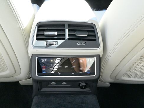 Used 2025 Audi A6 Premium Plus image 39