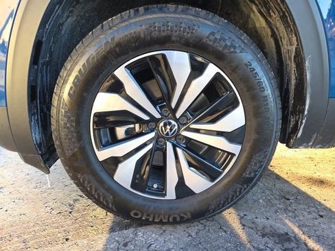 Used 2025 Volkswagen Atlas SE image 26