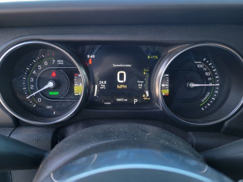 Used 2021 Jeep Wrangler Unlimited Sahara w/ Cold Weather Group AWD/4WD image 28