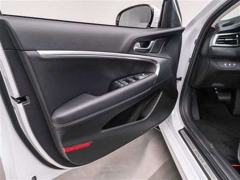 New 2026 Genesis G70 2.5T image 23