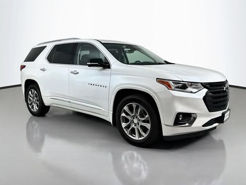 Used 2019 Chevrolet Traverse Premier w/ LPO, Blackout Package AWD/4WD image 4