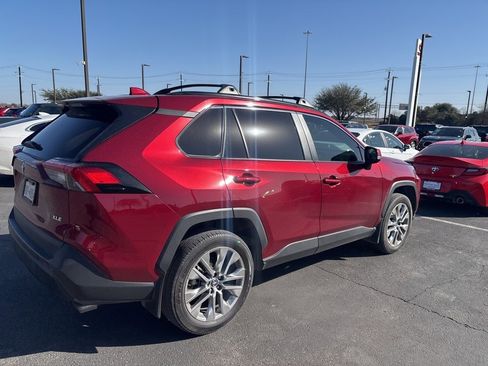 Used 2023 Toyota RAV4 XLE Premium image 2