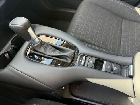 Used 2024 Honda HR-V LX image 17