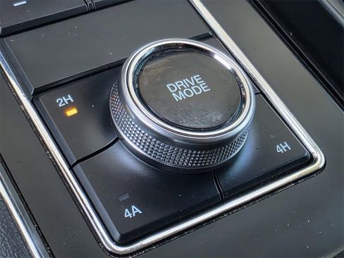 Used 2024 Ford Expedition XLT image 29