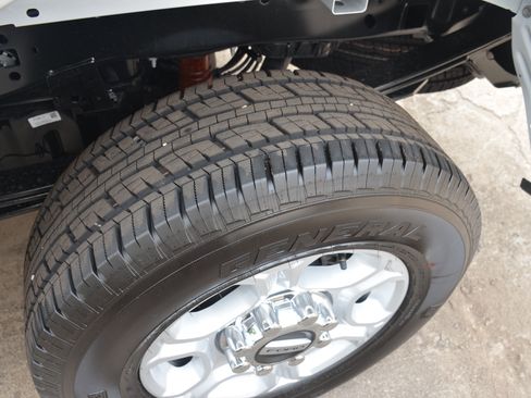 New 2026 Ford F250 XLT w/ Snow Plow Prep Package AWD/4WD image 18