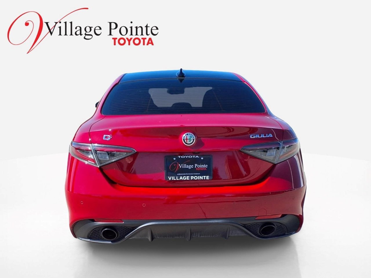 Used 2025 Alfa Romeo Giulia AWD w/ Driving Assist Package image 4