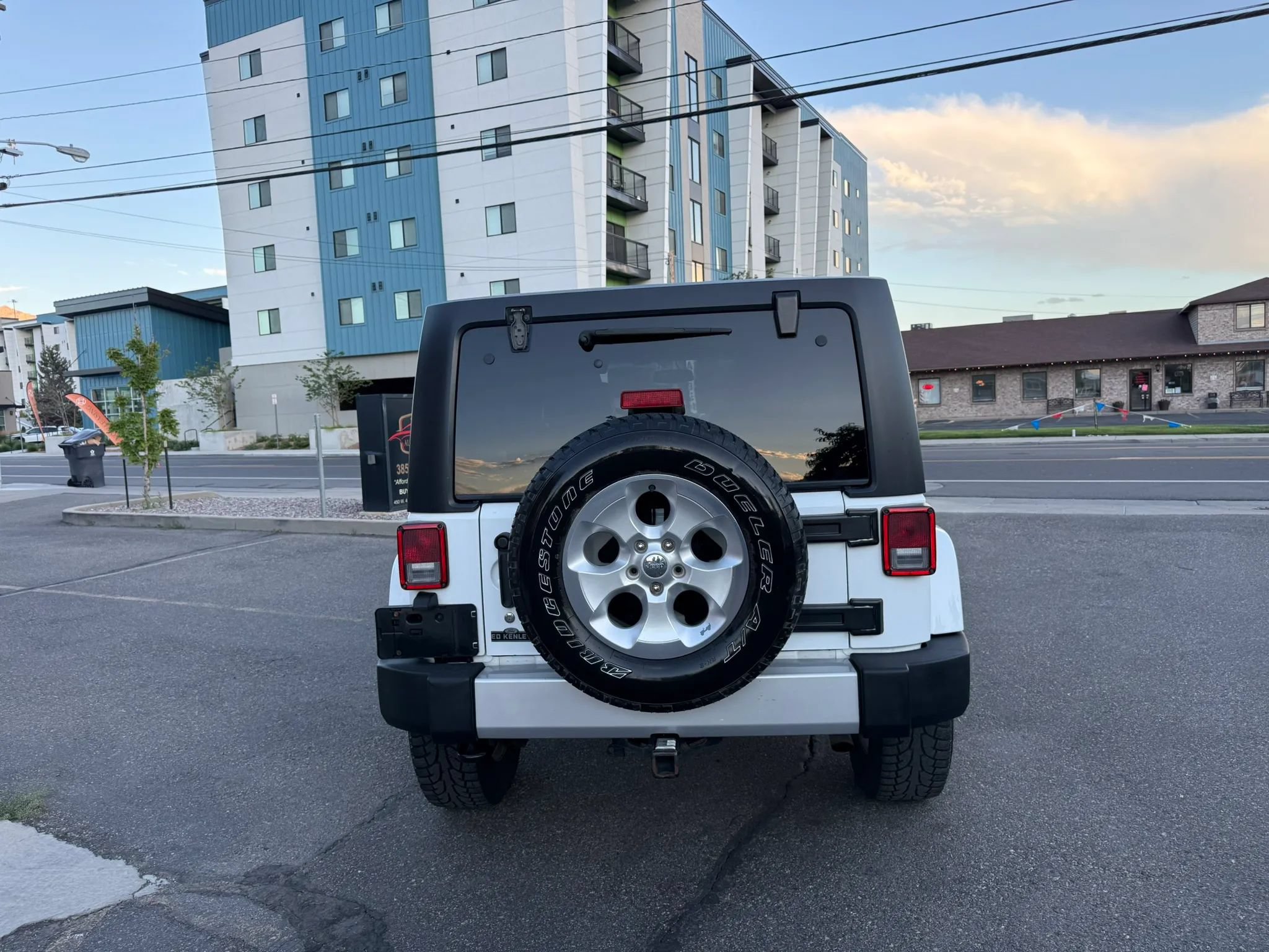 Used 2015 Jeep Wrangler Unlimited Sahara w/ Connectivity Group AWD/4WD image 6