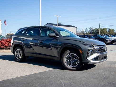 New 2026 Hyundai Tucson Blue SE AWD/4WD image 2
