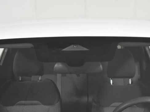 Certified 2025 Nissan Kicks SV image 33