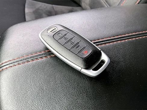 Certified 2024 Nissan Sentra SR image 33