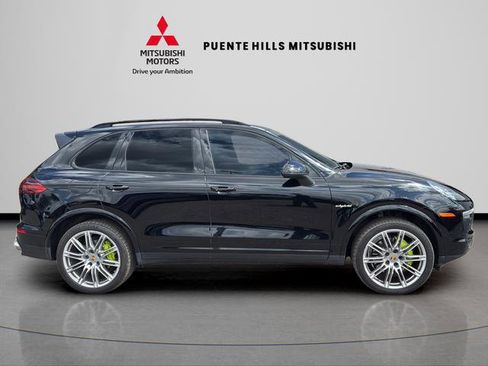 Used 2017 Porsche Cayenne S AWD/4WD image 4