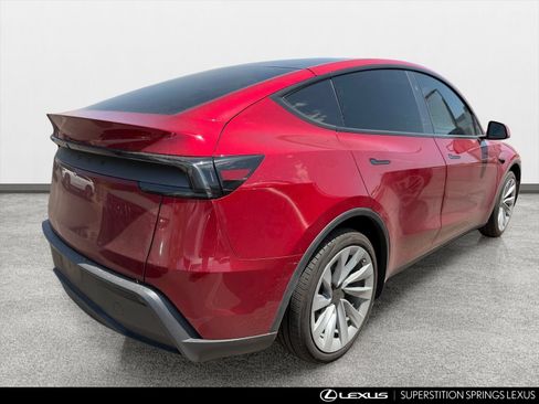 Used 2026 Tesla Model Y 2WD image 3
