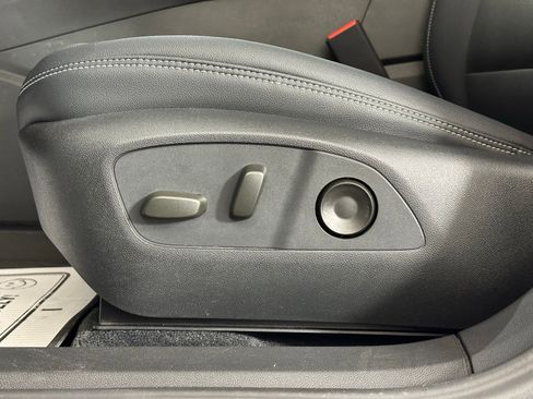 Used 2024 Chevrolet Blazer EV LT image 6