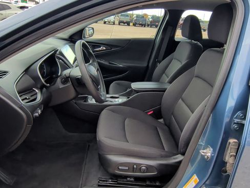 Used 2025 Chevrolet Malibu LT FWD image 12