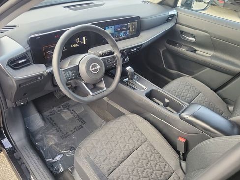 Certified 2025 Nissan Kicks SV FWD image 21