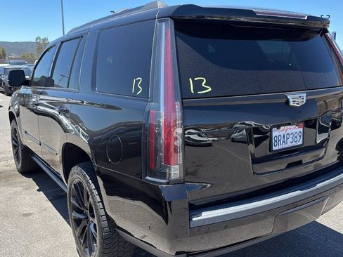 Used 2019 Cadillac Escalade Platinum AWD/4WD image 5