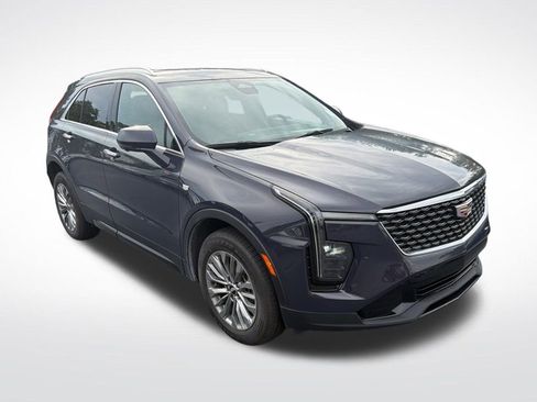 Used 2025 Cadillac XT4 Premium Luxury FWD image 14