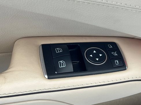 Used 2013 Mercedes-Benz SL 550 image 15