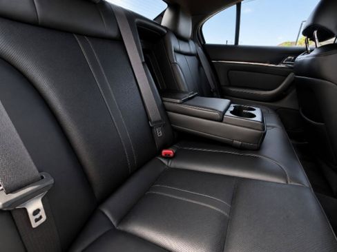 Used 2013 Lincoln MKS FWD image 8