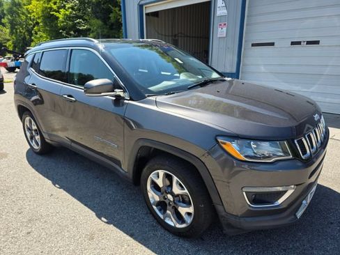 Used 2020 Jeep Compass Limited FWD image 3