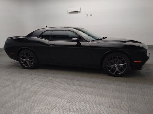 Used 2018 Dodge Challenger SXT Plus RWD image 11