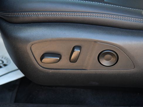 Used 2025 Chevrolet Equinox EV LT w/ Convenience Package FWD image 16