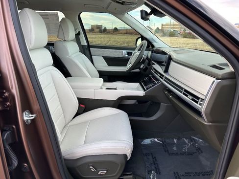 Used 2025 Hyundai Santa Fe Calligraphy image 21