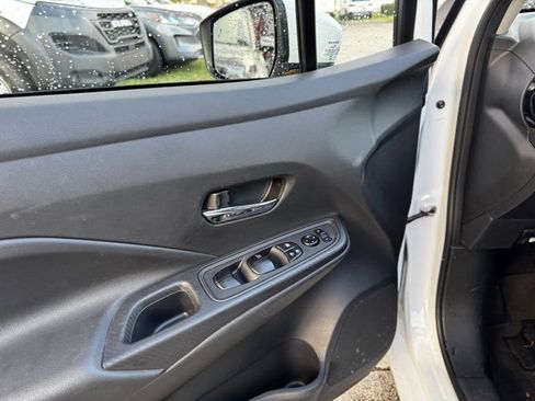 Used 2023 Nissan Versa SV image 23