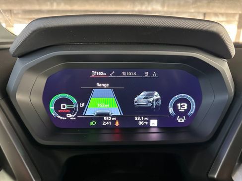 Used 2024 Audi Q4 e-tron Premium Plus w/ Premium Plus image 6