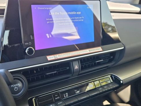 Used 2024 Toyota Prius LE image 8