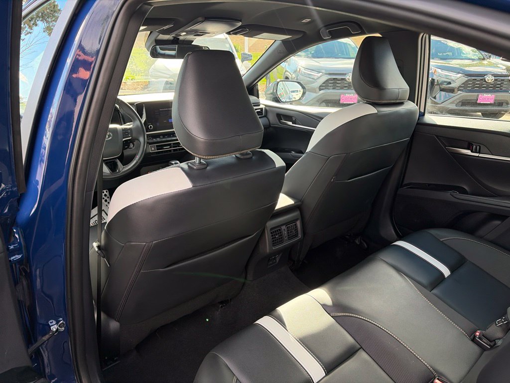 Used 2025 Toyota Camry SE FWD image 21