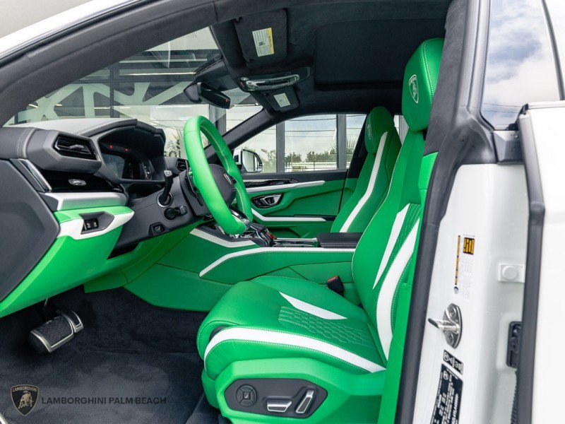 Used 2026 Lamborghini Urus SE AWD/4WD image 13