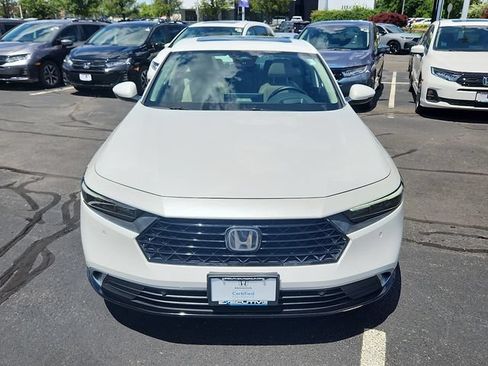 Used 2023 Honda Accord Touring image 2