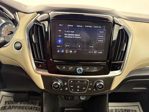 Used 2022 Chevrolet Traverse LT AWD/4WD image 26