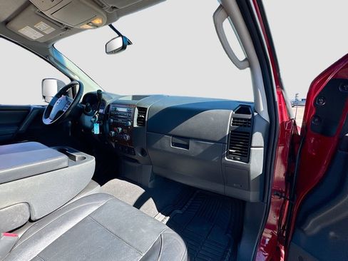 Used 2008 Nissan Titan LE w/ Tow Pkg image 16