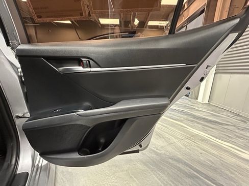 Used 2019 Toyota Camry SE image 39