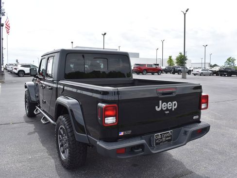 Used 2023 Jeep Gladiator Overland AWD/4WD image 8