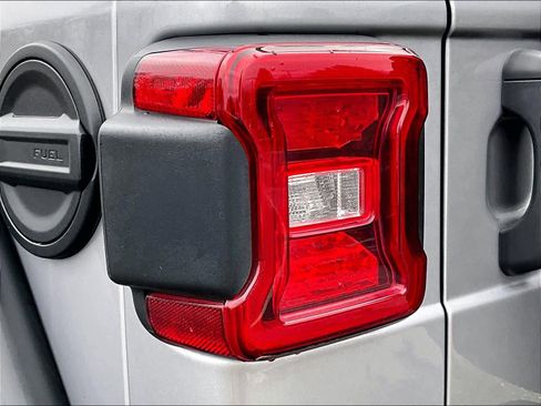 Used 2021 Jeep Wrangler Unlimited Rubicon image 34