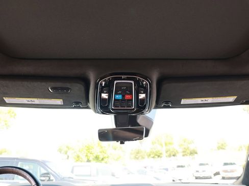 Used 2022 Jeep Grand Wagoneer Series III AWD/4WD image 37