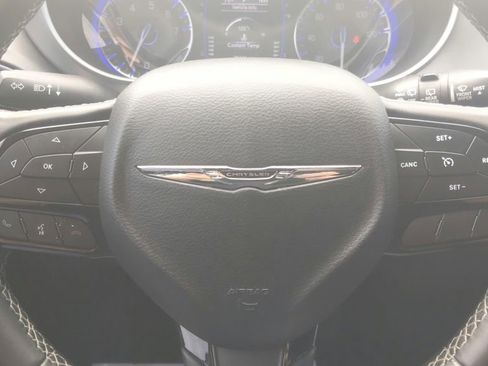 Used 2018 Chrysler Pacifica Touring Plus w/ S Appearance Package image 20