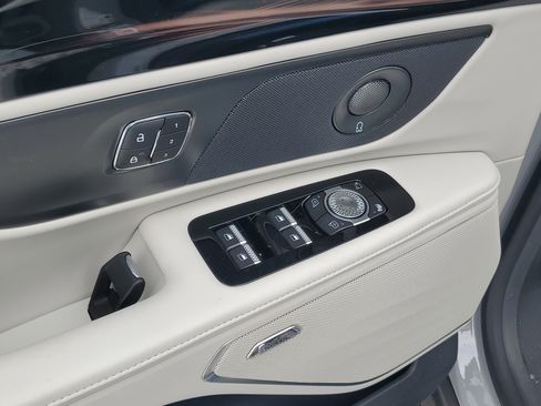 New 2026 Lincoln Nautilus Reserve image 9