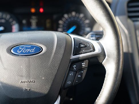 Used 2018 Ford Fusion SE w/ Equipment Group 201A FWD image 36