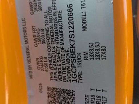 Used 2025 Chevrolet Colorado W/T w/ WT Custom Package image 15