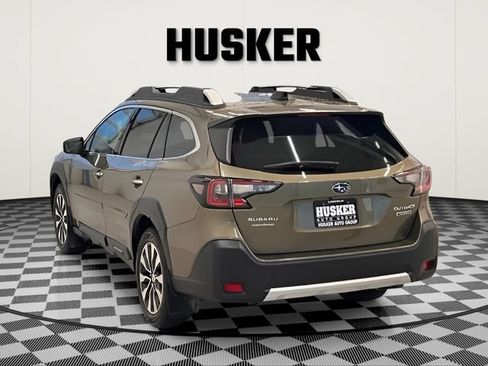 Used 2023 Subaru Outback Touring AWD/4WD image 6