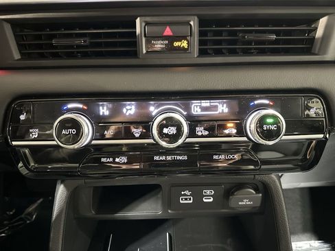 New 2025 Honda Pilot EX-L image 16